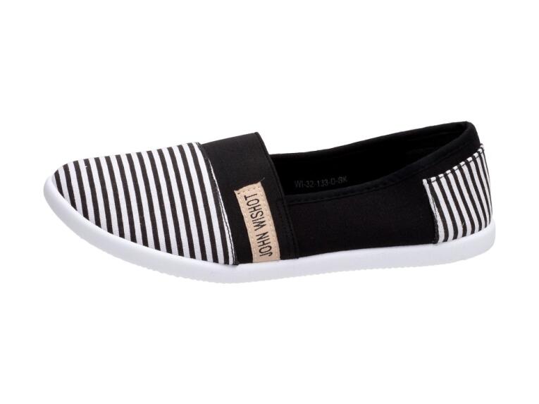 Czarne tenisówki damskie Wishot 133 Slip On