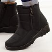 Czarne ciepłe botki damskie na koturnie Vinceza 86240