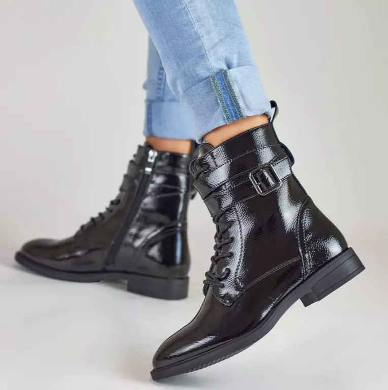 Czarne lakierowane botki damskie La.Fi  032B-LA