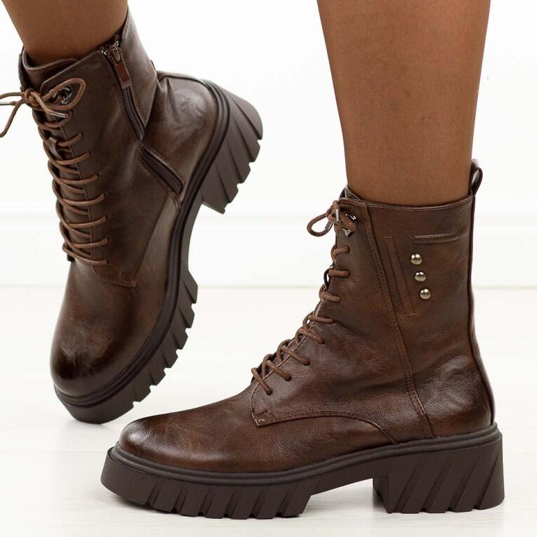 Czerwone zimowe botki damskie na traperze M.Daszyński 2502-4