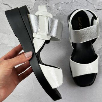 Białe sandały damskie na koturnie POTOCKI 21027