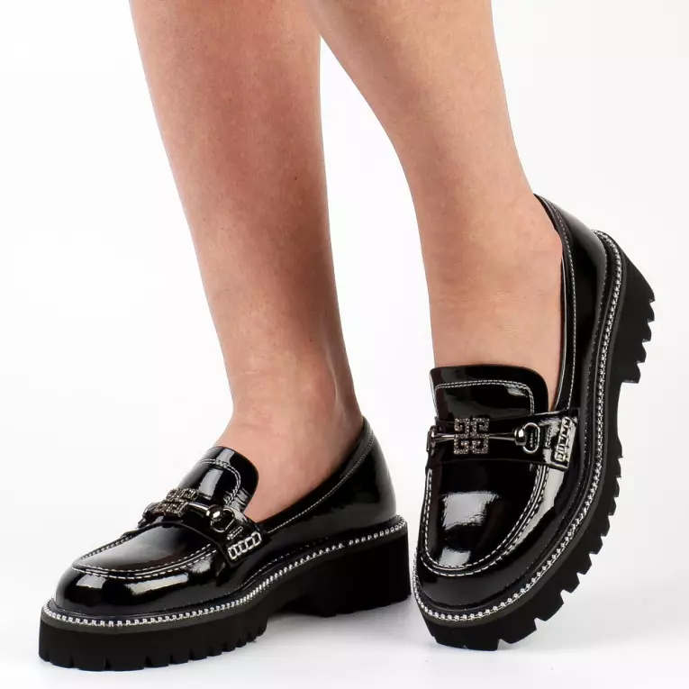 Czarne lakierowane mokasyny damskie, loafersy DiA 597