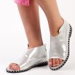 Srebrne płaskie zabudowane sandały damskie T.SOKOLSKI FD09