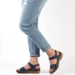 Granatowe sandały damskie na koturnie JEZZI 146