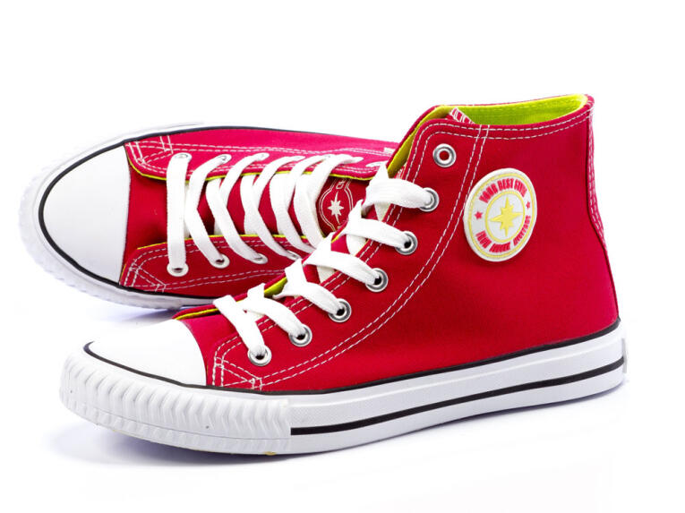 -50% Markowe czerwone trampki Badoxx 6264