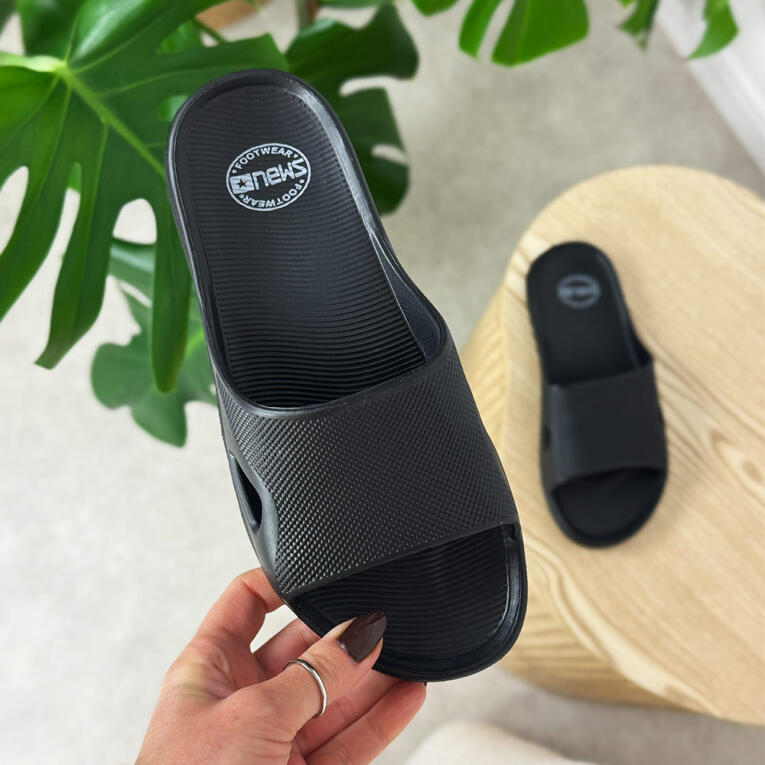 Czarne lekkie piankowe klapki damskie Jezzi News 2520