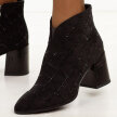 Czarne zamszowe botki damskie na słupku DiA 52-133