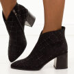 Czarne zamszowe botki damskie na słupku DiA 52-133