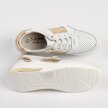 Białe skórzane sneakersy damskie na koturnie S.BARSKI 22477