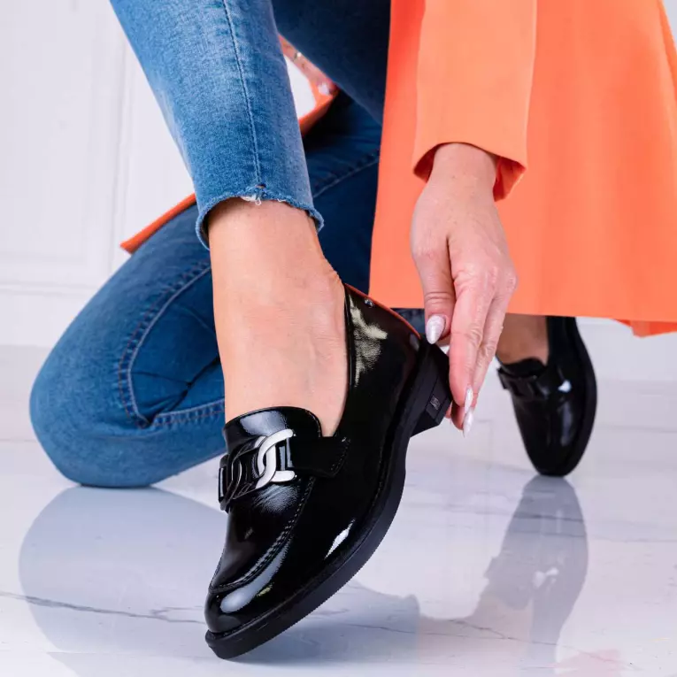 Czarne lakierowane loafersy damskie mokasyny POTOCKI 12164