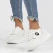 Białe skórzane sneakersy damskie FILIPPO DP3547/22 PLATFORMA WH