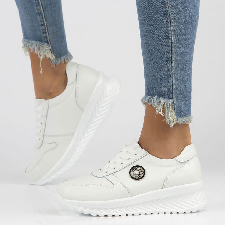 Białe skórzane sneakersy damskie FILIPPO DP3547/22 PLATFORMA WH