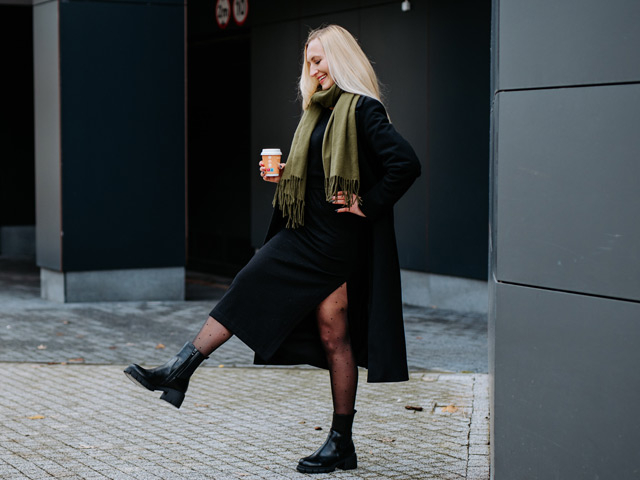 Buty zimowe, które wydłużą sylwetkę: Jak nosić obcasy i koturny zimą?