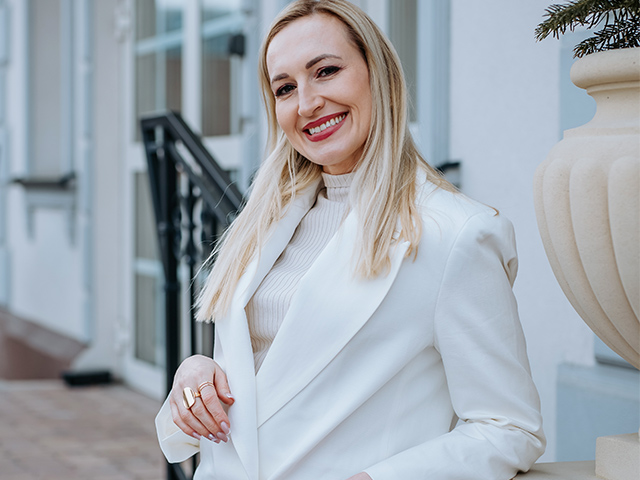 Czółenka peep-toe w nieoczywistym wydaniu – sprawdź, jakie będą modne w tym sezonie!